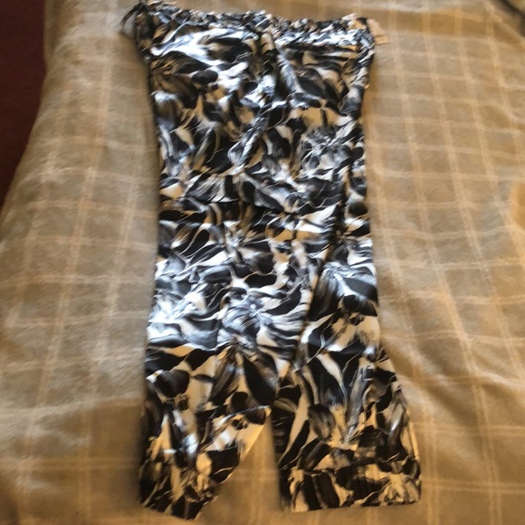 🤍🖤🩶Brand New Beautiful Silky NY&Co Jogger Pant 🩶 - Picture 5 of 7